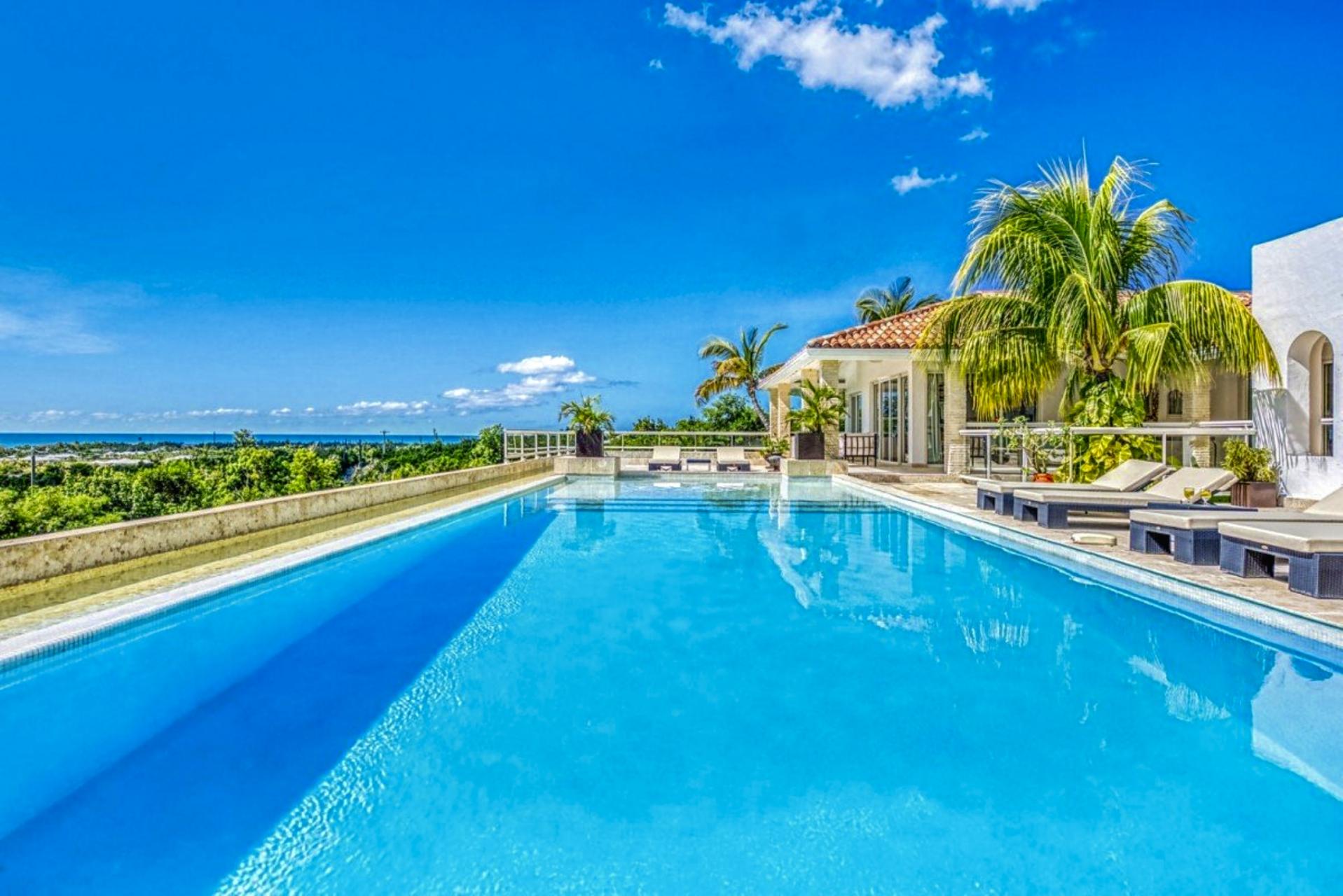 A louer villa Saint Martin Terres Basses - Villa 3 chambres 6 personnes - Vue Baie Longue - A proximité de Baie aux Prunes - Piscine et Vue Mer